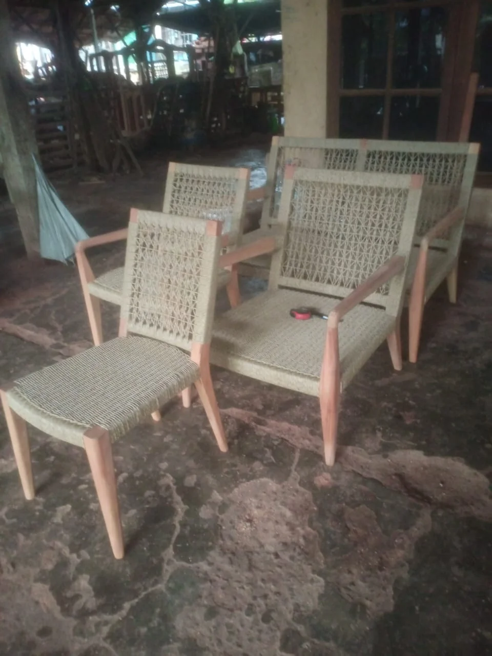 Kursi Makan Minimalis Anyaman